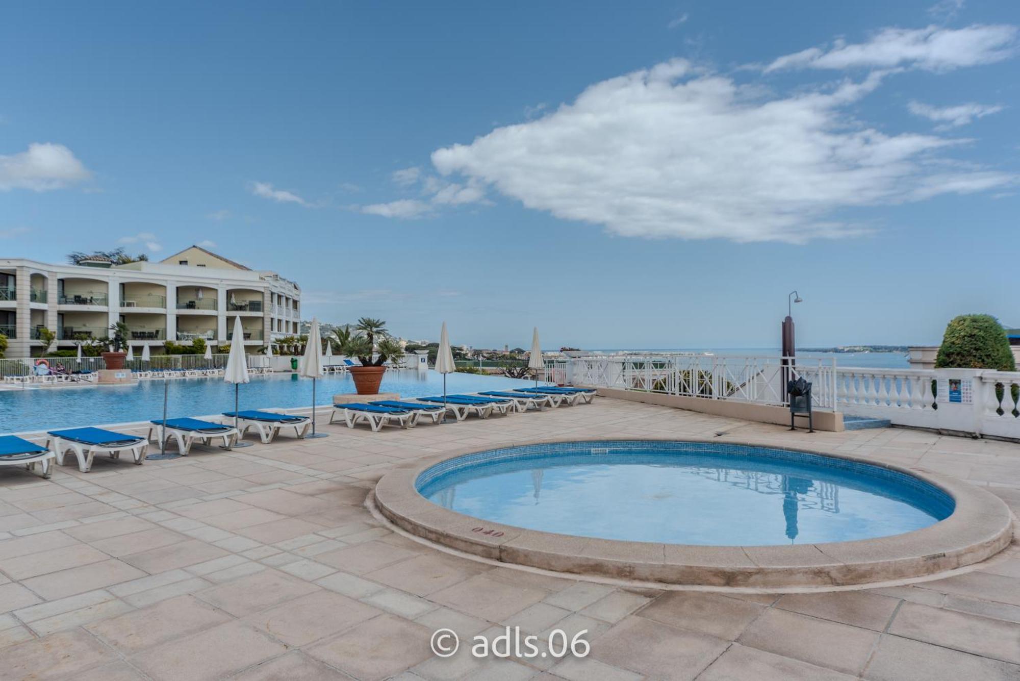 Un Studio De Charme Vue Mer & Piscine D'Exception Κάννες Εξωτερικό φωτογραφία