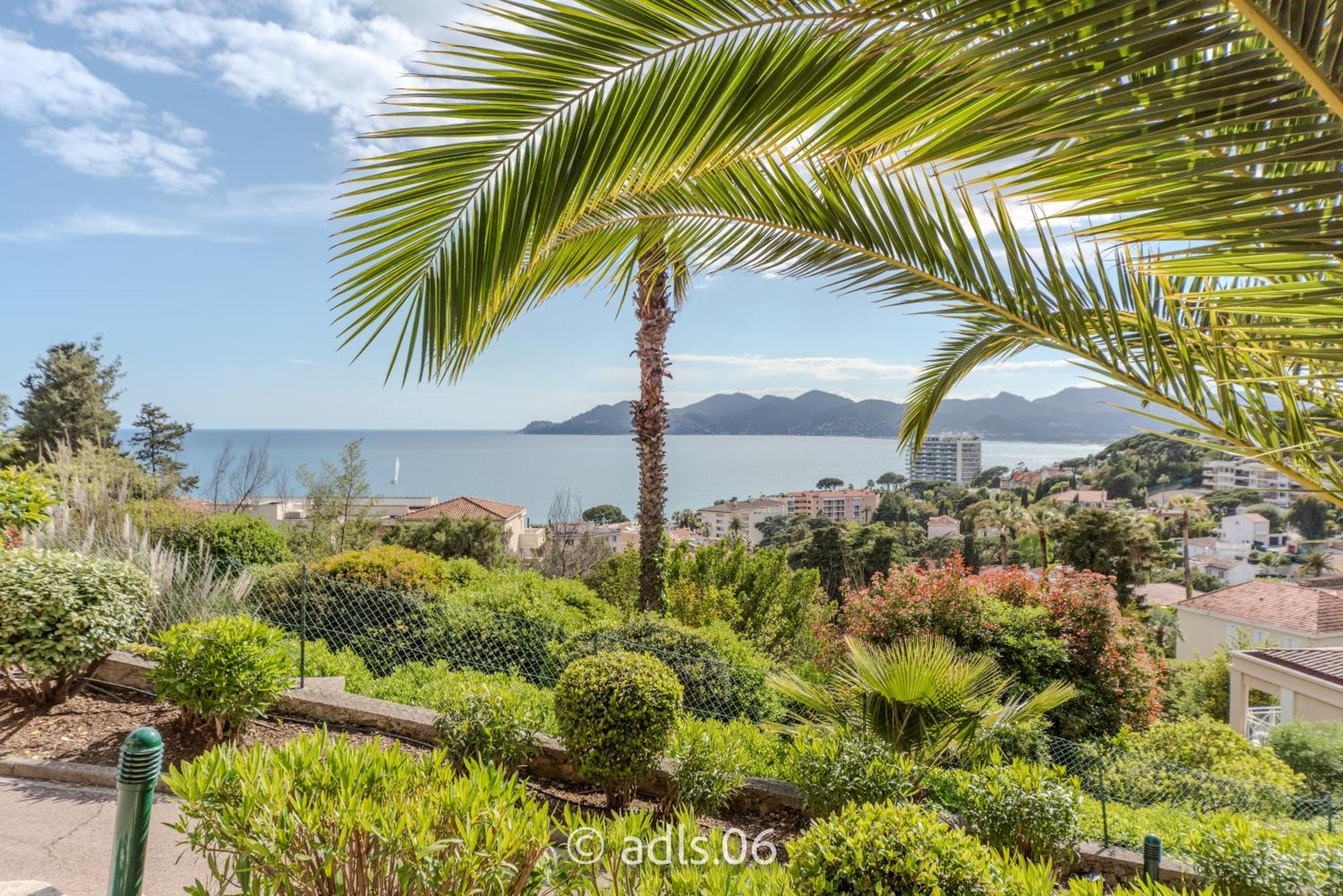 Un Studio De Charme Vue Mer & Piscine D'Exception Κάννες Εξωτερικό φωτογραφία