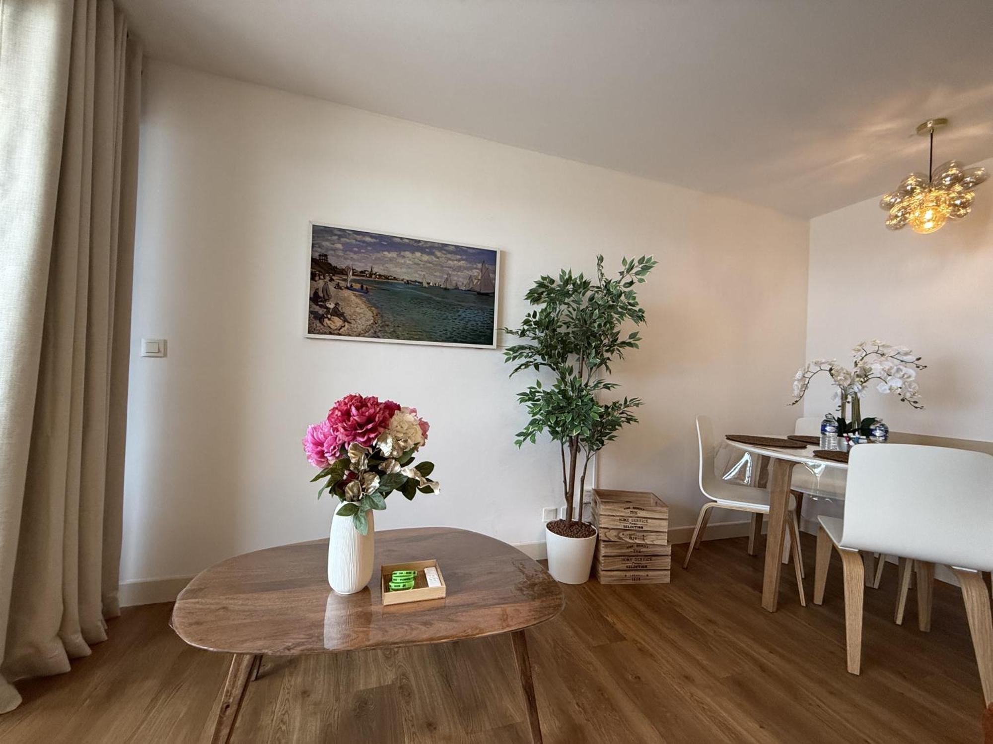 Un Studio De Charme Vue Mer & Piscine D'Exception Κάννες Εξωτερικό φωτογραφία
